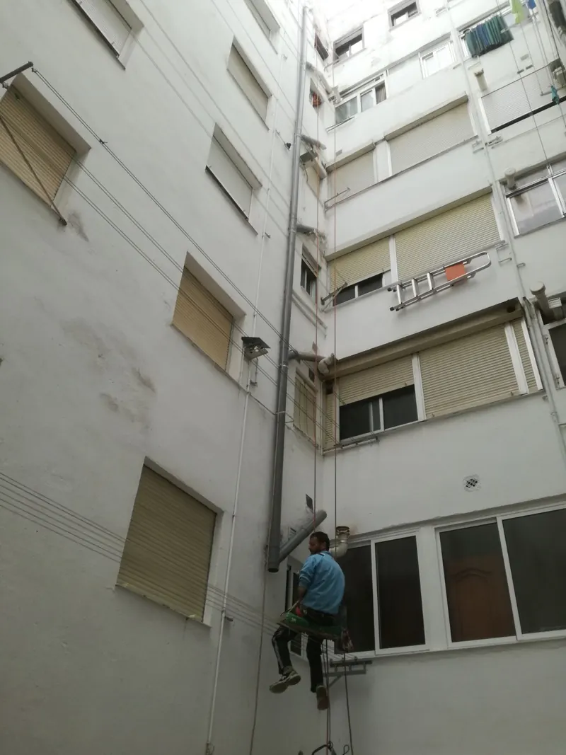 Pintado de fachada sin andamios en Córdoba